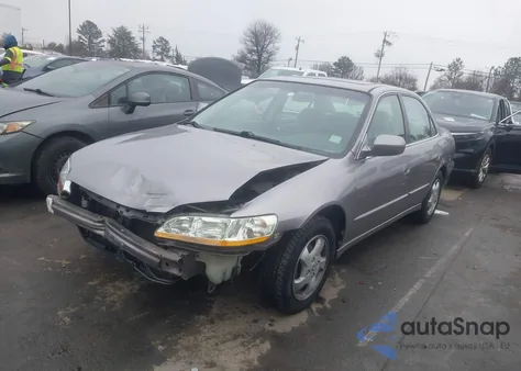 2000 Honda Accord 2.3 Ex from USA, damaged, VIN 1HGCG5653YA054389